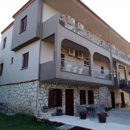 Christopher Apartments Áfitos Exterior foto