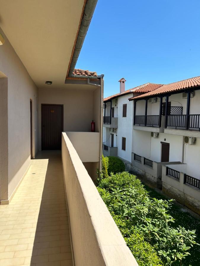 Christopher Apartments Áfitos Exterior foto